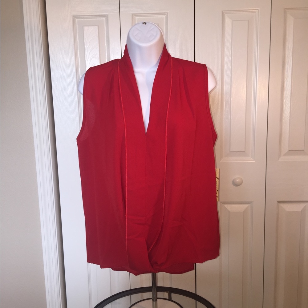 Red sleeveless blouse from Lavish! Size Med, NWT!